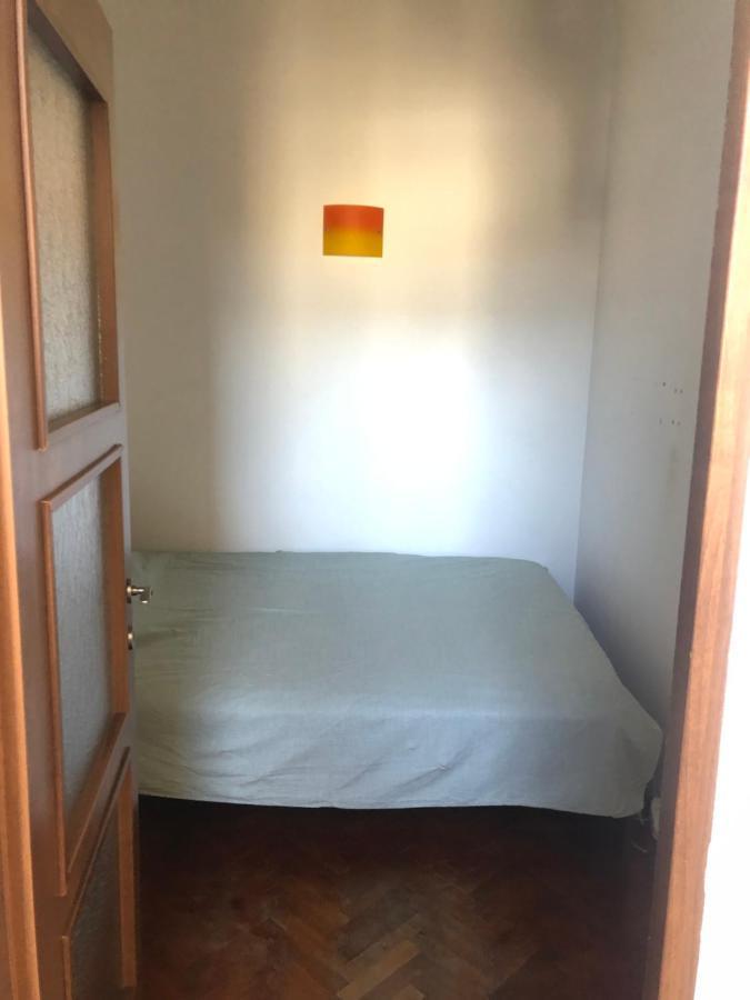 Lovely 1 Bedroom Apartment Close To Old Town Bukarest Exterior foto